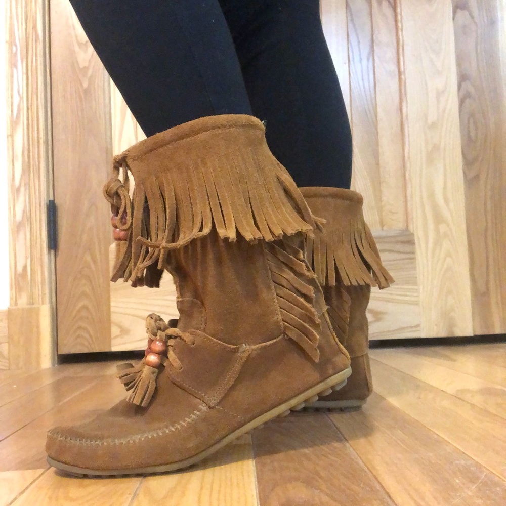 Minnetonka Moccasins size 8
